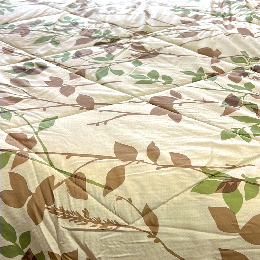 Mainstays Twin Reversible Green and Brown Comforter Nature-Inspired Design